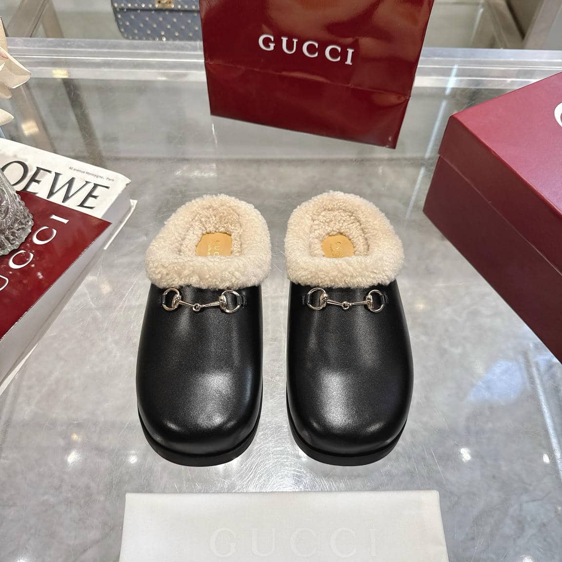 0017 Furry Shoe